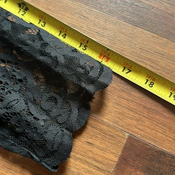 H & M Nude Black Lace Overlay Top size Medium with 3/4 sleeves - Picture 9 of 10